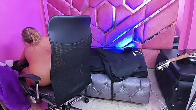 Olivia Fox69 online show from February 18, 8:38 am