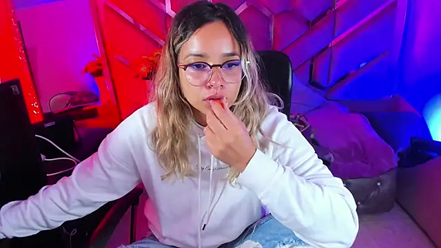 Olivia Fox69 online show from November 29, 3:42 am