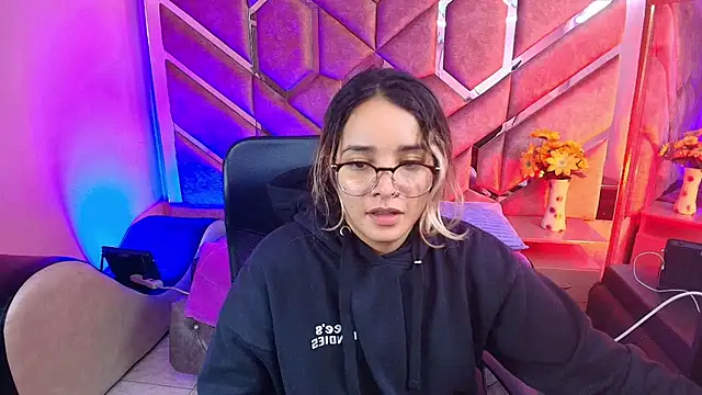 Olivia Fox69 online show from December 16, 3:55 am