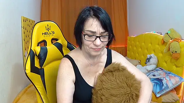 Snapshot of SandraHormas chatting on January 25, 1:30 pm SandraHormas online show from January 25, 1:30 pm