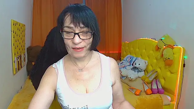Snapshot of SandraHormas chatting on February 18, 7:54 am SandraHormas online show from February 18, 7:54 am