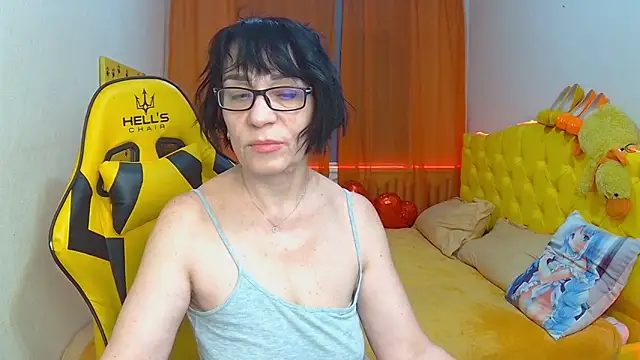 Snapshot of SandraHormas chatting on February 21, 1:55 pm SandraHormas online show from February 21, 1:55 pm