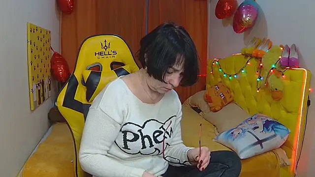 Snapshot of SandraHormas chatting on March 9, 7:45 am SandraHormas online show from March 9, 7:45 am