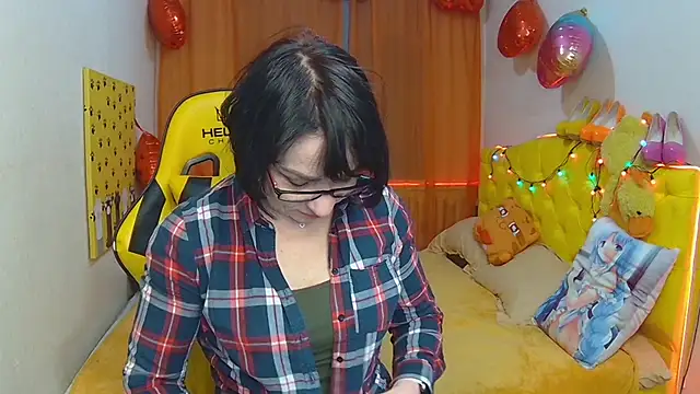 Snapshot of SandraHormas chatting on March 10, 8:04 am SandraHormas online show from March 10, 8:04 am