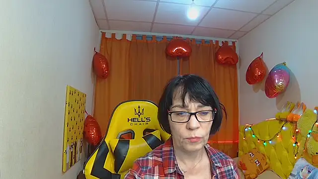 Snapshot of SandraHormas chatting on March 11, 1:56 pm SandraHormas online show from March 11, 1:56 pm