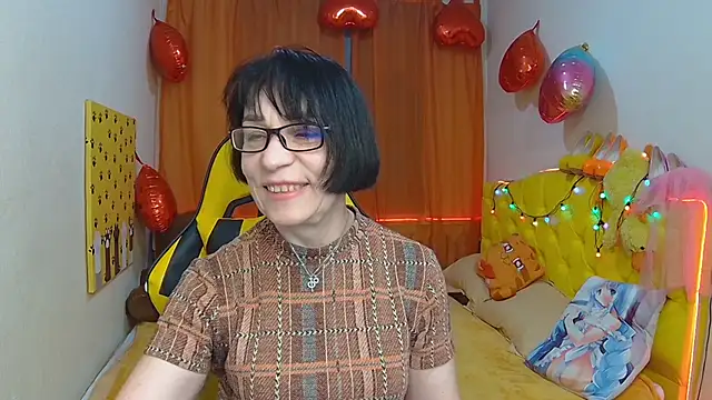 Snapshot of SandraHormas chatting on March 17, 8:07 am SandraHormas online show from March 17, 8:07 am