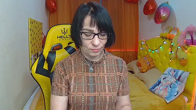 Snapshot of SandraHormas chatting on March 17, 2:23 pm SandraHormas online show from March 17, 2:23 pm