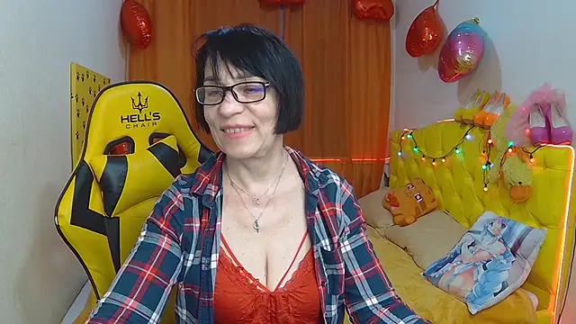 Snapshot of SandraHormas chatting on March 21, 5:02 pm SandraHormas online show from March 21, 5:02 pm
