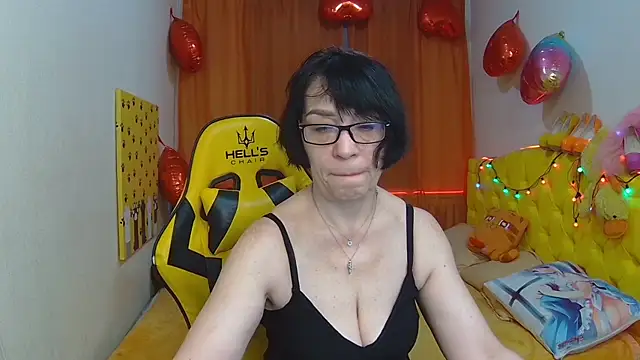 Snapshot of SandraHormas chatting on March 23, 8:04 am SandraHormas online show from March 23, 8:04 am