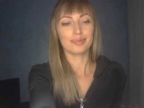 Snapshot of EffectMaya chatting on January 11, 6:02 pm EffectMaya online show from January 11, 6:02 pm
