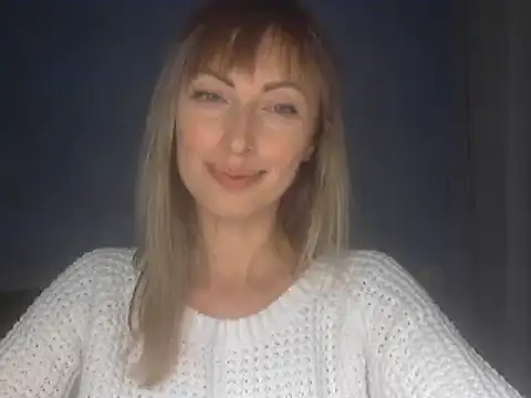 Snapshot of EffectMaya chatting on January 12, 6:13 pm EffectMaya online show from January 12, 6:13 pm