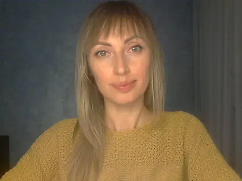 Snapshot of EffectMaya chatting on January 15, 6:11 pm EffectMaya online show from January 15, 6:11 pm
