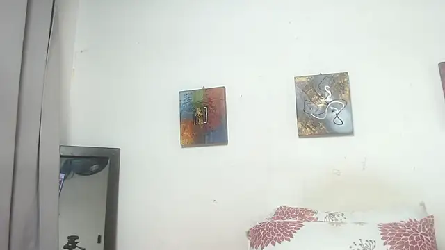 Snapshot of Madeline_Woods chatting on January 10, 12:18 pm Madeline Woods online show from January 10, 12:18 pm