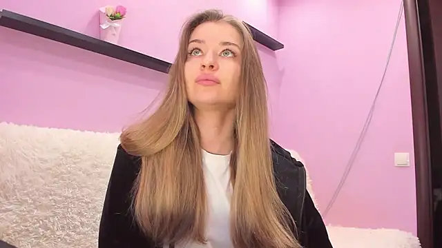 MalloryWest online show from April 8, 10:15 am