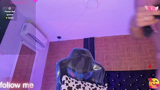 Snapshot of LaiilyBell12 chatting on February 19, 1:28 pm LaiilyBell12 online show from February 19, 1:28 pm