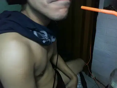 Snapshot of cloudyth1994 chatting on November 17, 12:55 pm cloudyth1994 online show from November 17, 12:55 pm