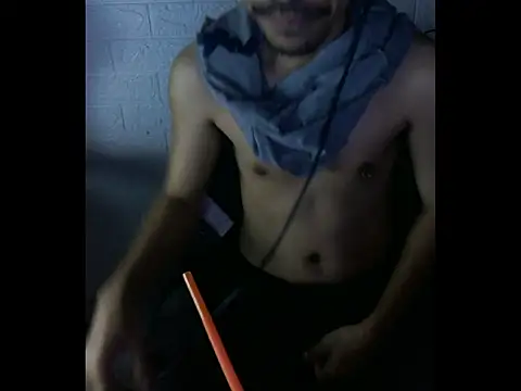 Snapshot of cloudyth1994 chatting on February 2, 12:09 am cloudyth1994 online show from February 2, 12:09 am