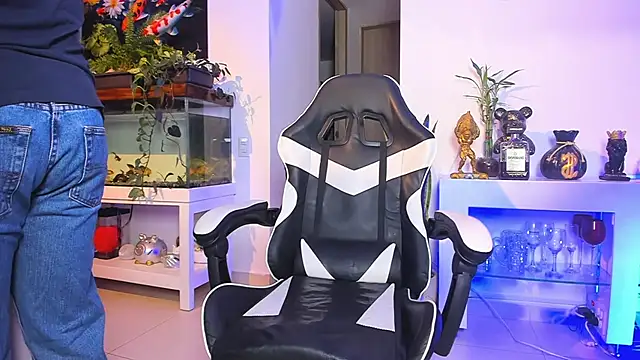 Johnnygrayson1 online show from February 4, 11:31 pm