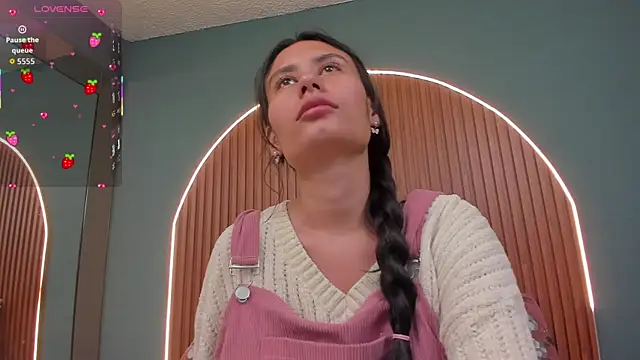 NayeCloud online show from November 30, 3:32 am