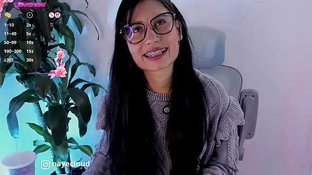 NayeCloud online show from May 10, 3:12 am