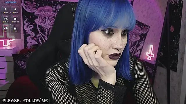 little Elika online show from December 3, 10:18 pm