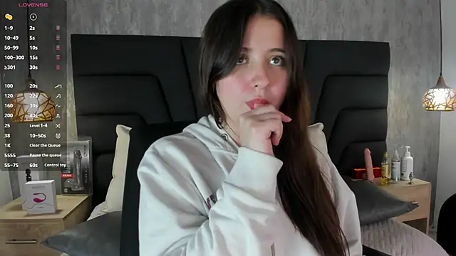 Snapshot of Sabrina_Lennox chatting on March 13, 1:43 am Sabrina Lennox online show from March 13, 1:43 am