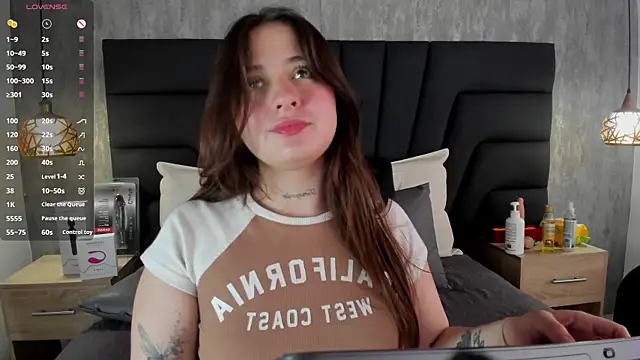 Snapshot of Sabrina_Lennox chatting on March 14, 10:38 pm Sabrina Lennox online show from March 14, 10:38 pm