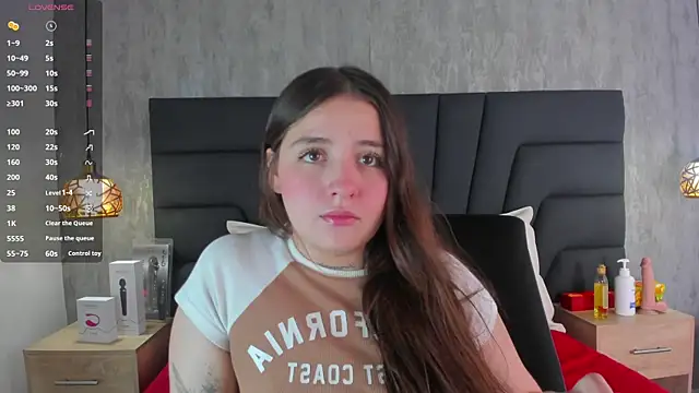 Snapshot of Sabrina_Lennox chatting on March 20, 8:19 pm Sabrina Lennox online show from March 20, 8:19 pm