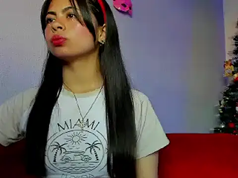 Snapshot of sallome21 chatting on December 16, 9:20 pm sallome21 online show from December 16, 9:20 pm