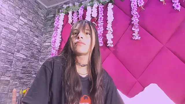 Sasha Petitte online show from April 13, 3:23 am