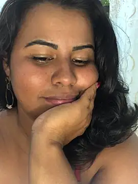 Snapshot of lollitta-33677 chatting on February 9, 5:40 am lollitta-33677 online show from February 9, 5:40 am