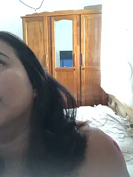 Snapshot of lollitta-33677 chatting on February 17, 7:31 pm lollitta-33677 online show from February 17, 7:31 pm