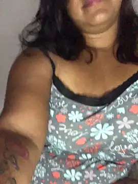 Snapshot of lollitta-33677 chatting on March 5, 6:54 am lollitta-33677 online show from March 5, 6:54 am