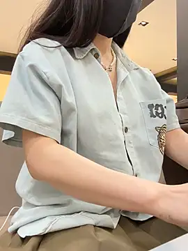 Snapshot of Yuniezy chatting on December 15, 12:28 pm Yuniezy online show from December 15, 12:28 pm