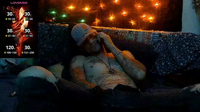 Snapshot of TheOneYouLove69 chatting on September 17, 9:16 pm TheOneYouLove69 online show from September 17, 9:16 pm