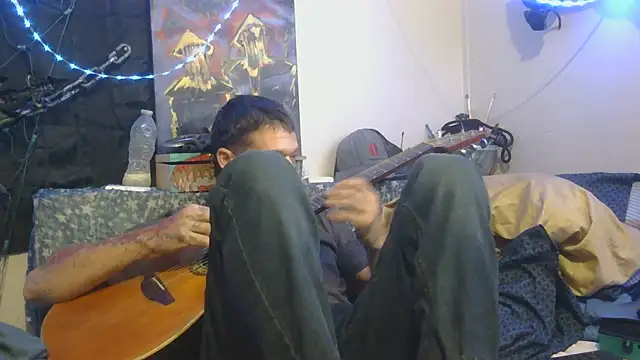 Snapshot of TheOneYouLove69 chatting on November 16, 7:08 pm TheOneYouLove69 online show from November 16, 7:08 pm