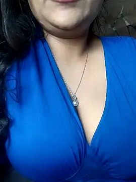 HaaniKaur online show from December 23, 7:38 am