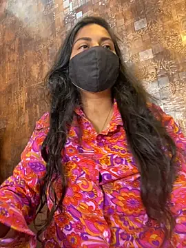 HaaniKaur online show from October 31, 7:53 am