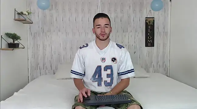 Snapshot of tommycash_777 chatting on March 10, 3:41 pm tommycash 777 online show from March 10, 3:41 pm