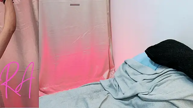 Snapshot of sara_smith45 chatting on February 13, 6:48 pm sara smith45 online show from February 13, 6:48 pm