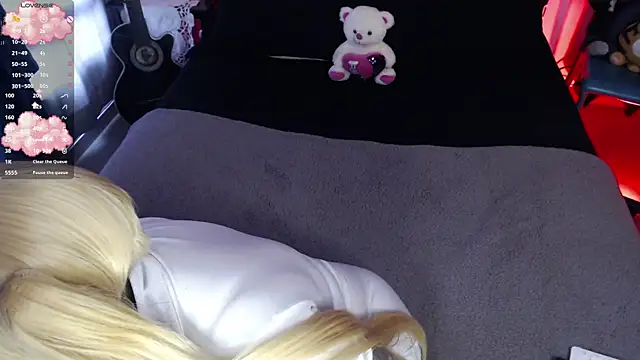 Snapshot of Theprojectsaraa chatting on March 5, 6:45 pm Theprojectsaraa online show from March 5, 6:45 pm