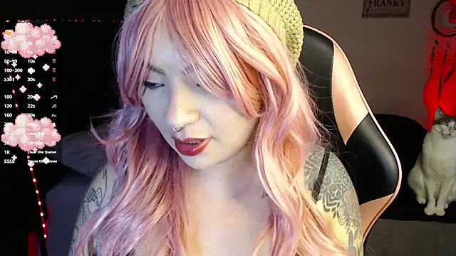 Snapshot of Theprojectsaraa chatting on November 6, 12:33 am Theprojectsaraa online show from November 6, 12:33 am