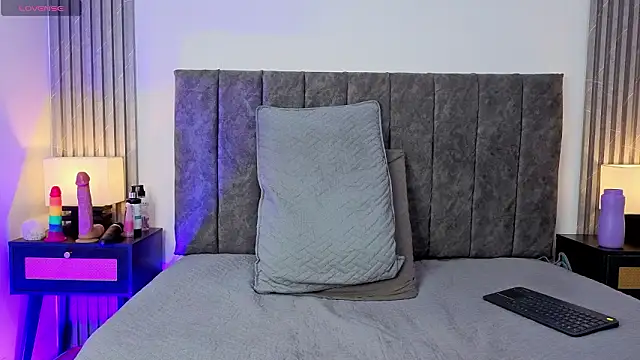 Ema Stone65 online show from February 14, 8:05 pm