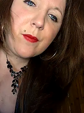 Snapshot of Candy-Desire chatting on December 21, 8:32 pm Candy-Desire online show from December 21, 8:32 pm