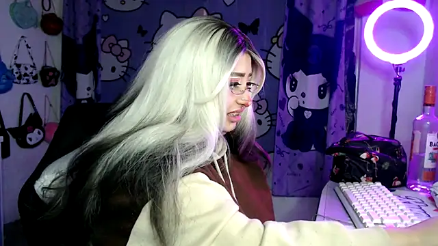 lussyevans24 online show from March 3, 1:56 am