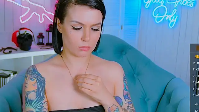 My toys pink online show from January 19, 11:10 pm