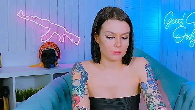 My toys pink online show from February 19, 10:01 am