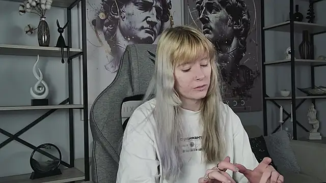Snapshot of LexiWenford chatting on June 9, 3:40 am LexiWenford online show from June 9, 3:40 am