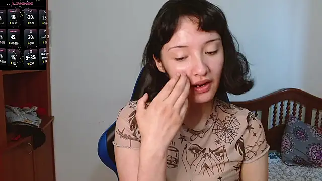 Snapshot of alexaa08 chatting on November 13, 12:48 pm alexaa08 online show from November 13, 12:48 pm