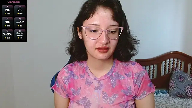 Snapshot of alexaa08 chatting on November 14, 1:10 pm alexaa08 online show from November 14, 1:10 pm